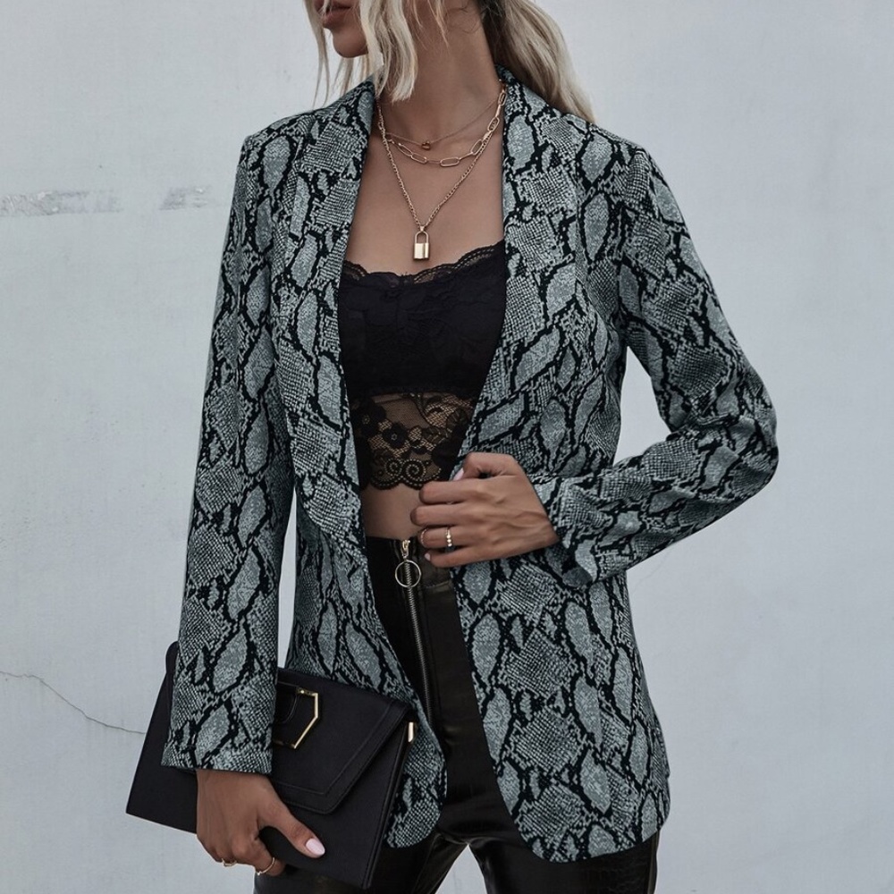 Snake Skin Print open front blazer - Picture 2 of 5